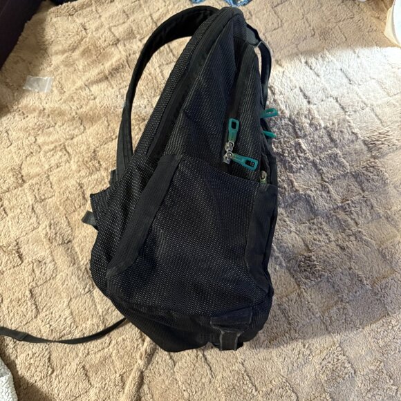 Thule Crossover 32L Laptop Backpack Black For 15" MacBook Pro Padded Case Logic - Picture 3 of 16